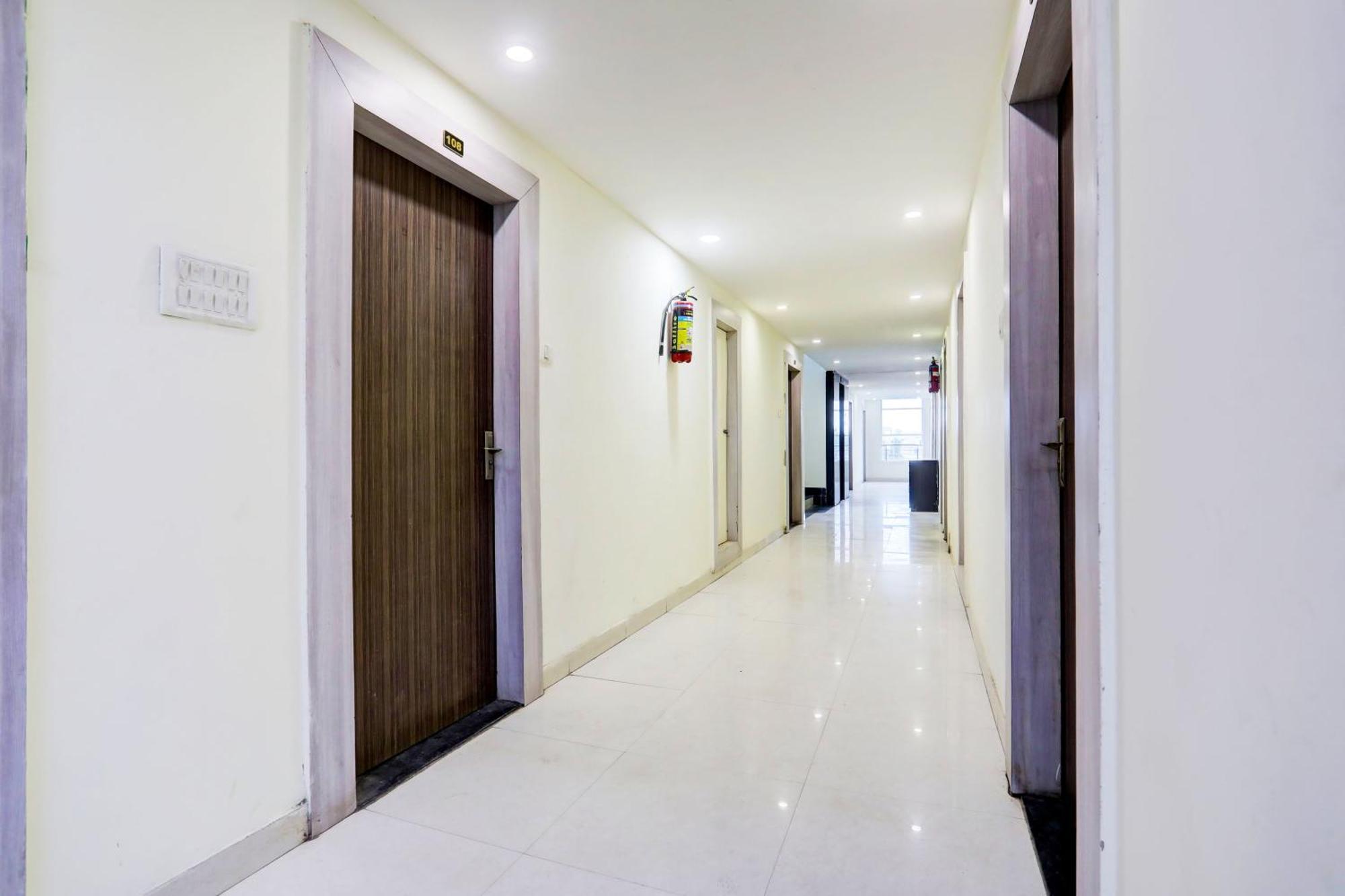 Super Townhouse Hoshangabad Road Near Aashima Mall Samarda Kaliasot Exterior photo