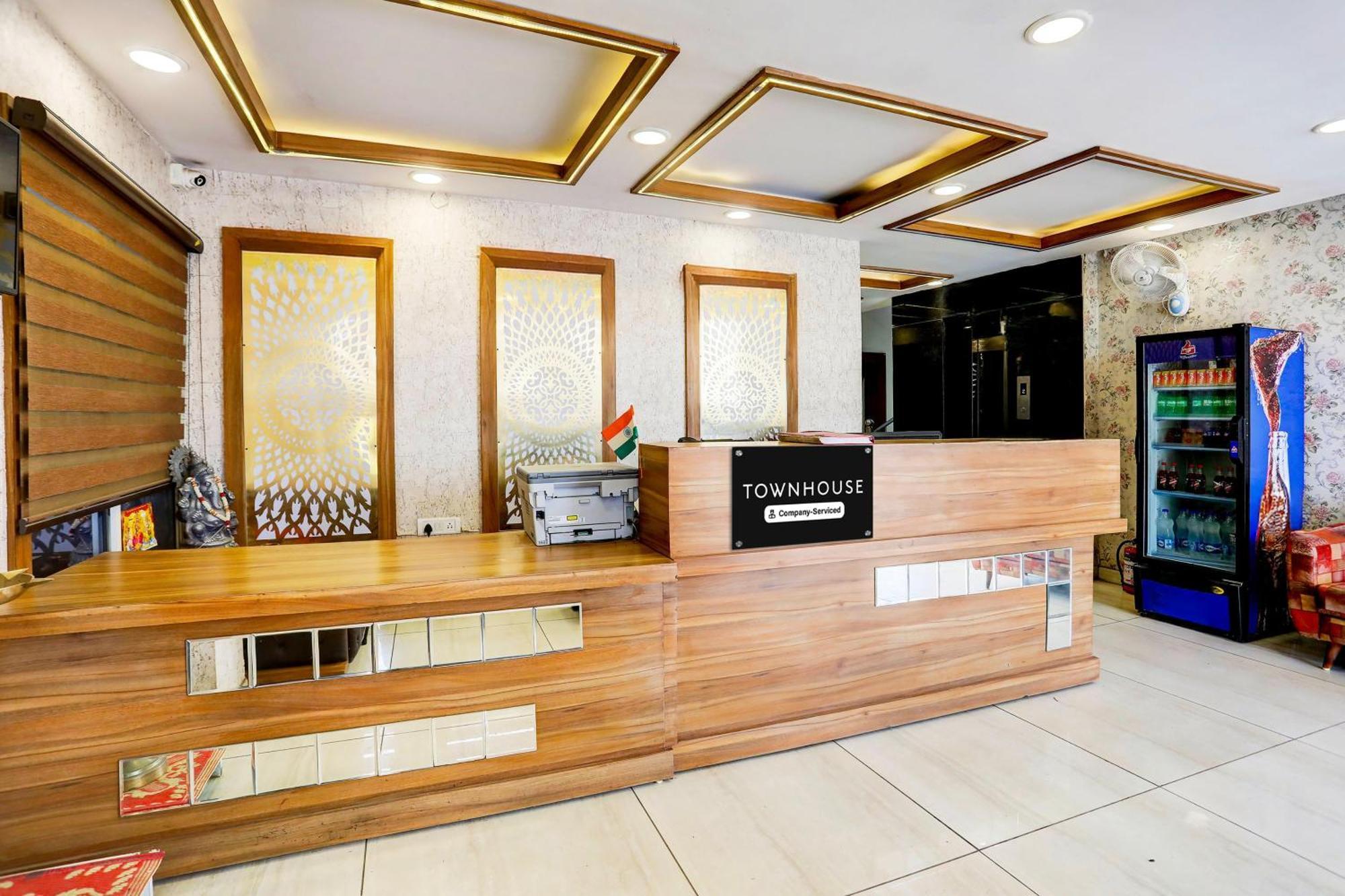 Super Townhouse Hoshangabad Road Near Aashima Mall Samarda Kaliasot Exterior photo